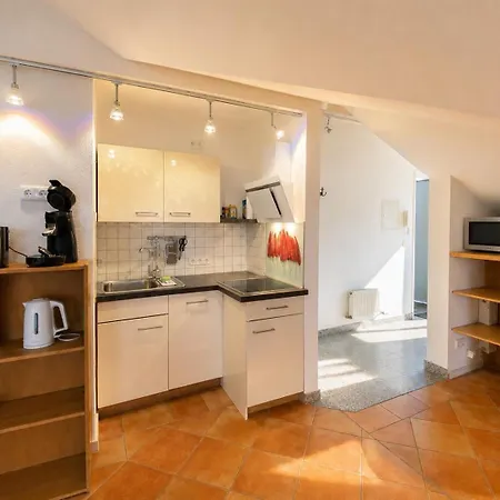 Zeesenhaus 6 *